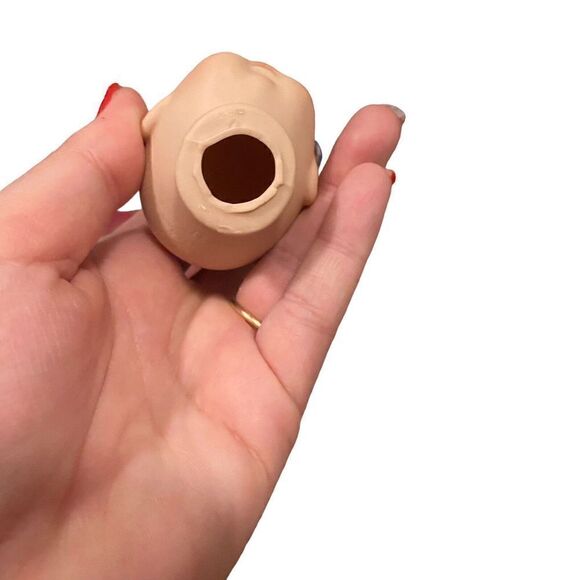 Imsco Signed Hutchens 1987 Small Porcelain Doll Head Eyes Closed 2" - Picture 6 of 6